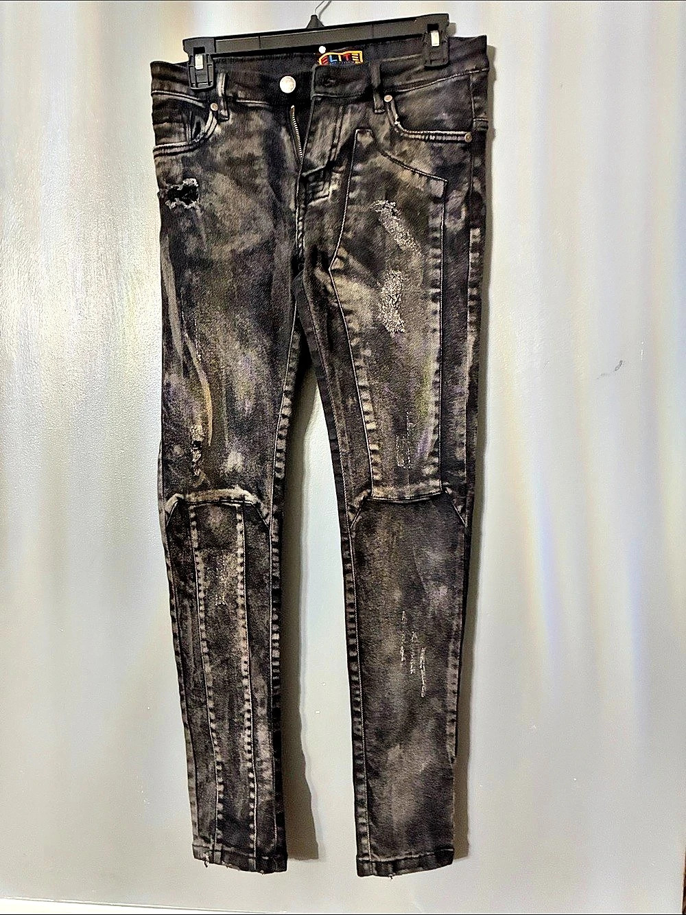 ELITE Distressed Skinny Jeans in Black
